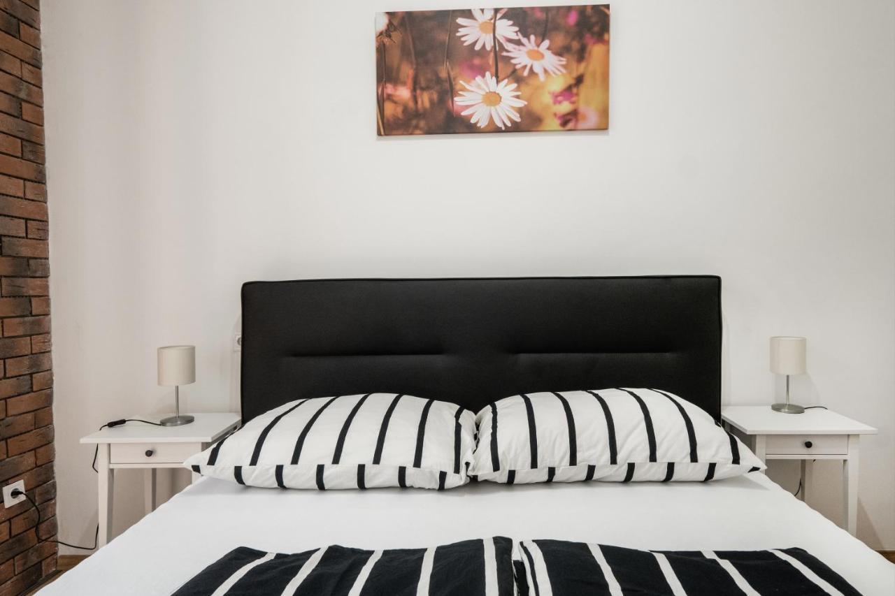 Apartamento Jacuzzi And Privacy With 2 Balconies And Free Garage Budapest Exterior foto